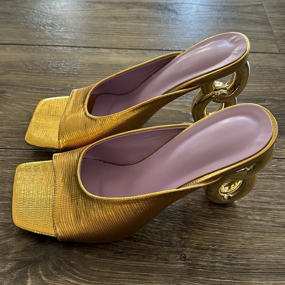 Gold Heels - Picture 2 of 4